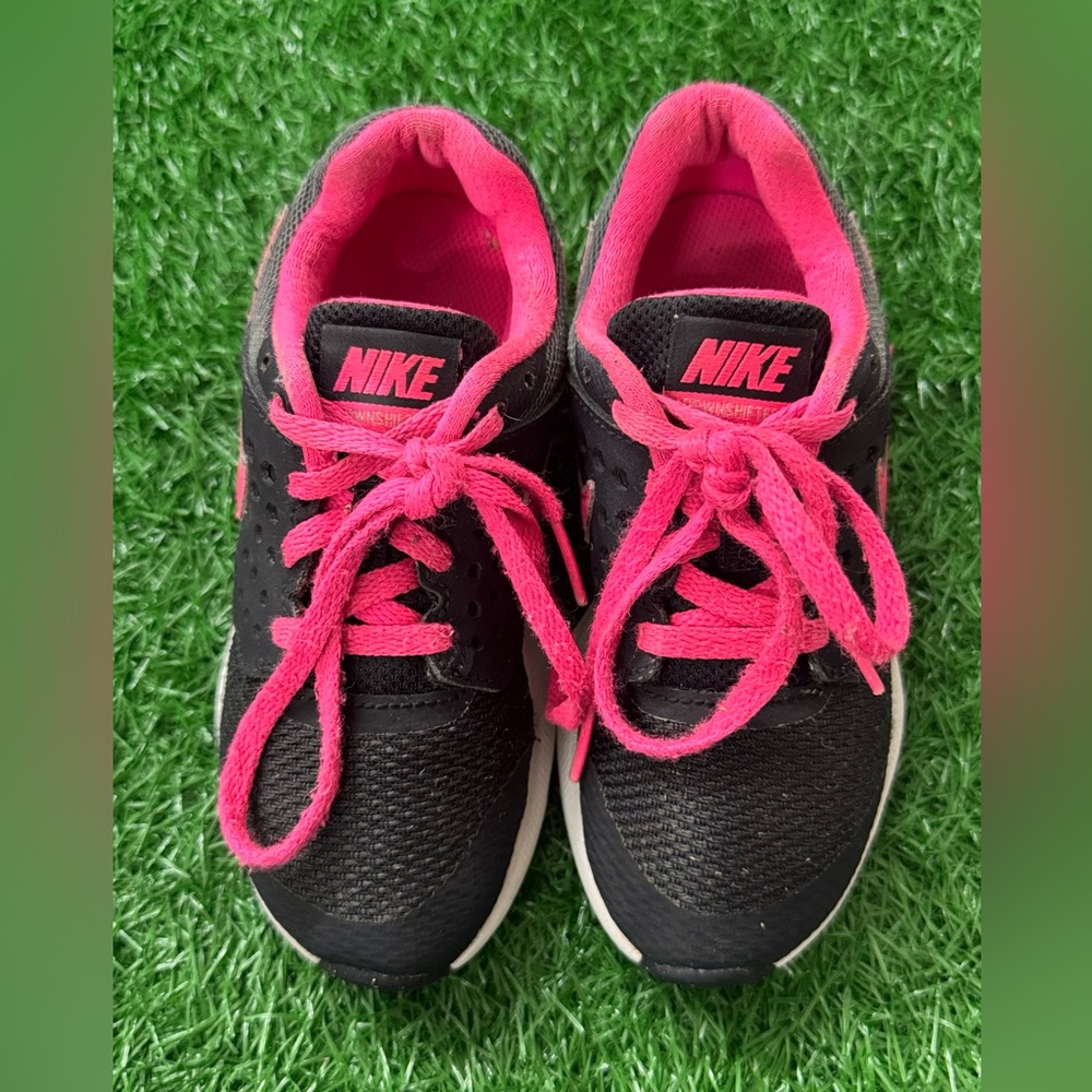 Nike : Girls Downshifter 7 PS Running Shoe Blakck/Pink ( 11 C US Little Kid)‎